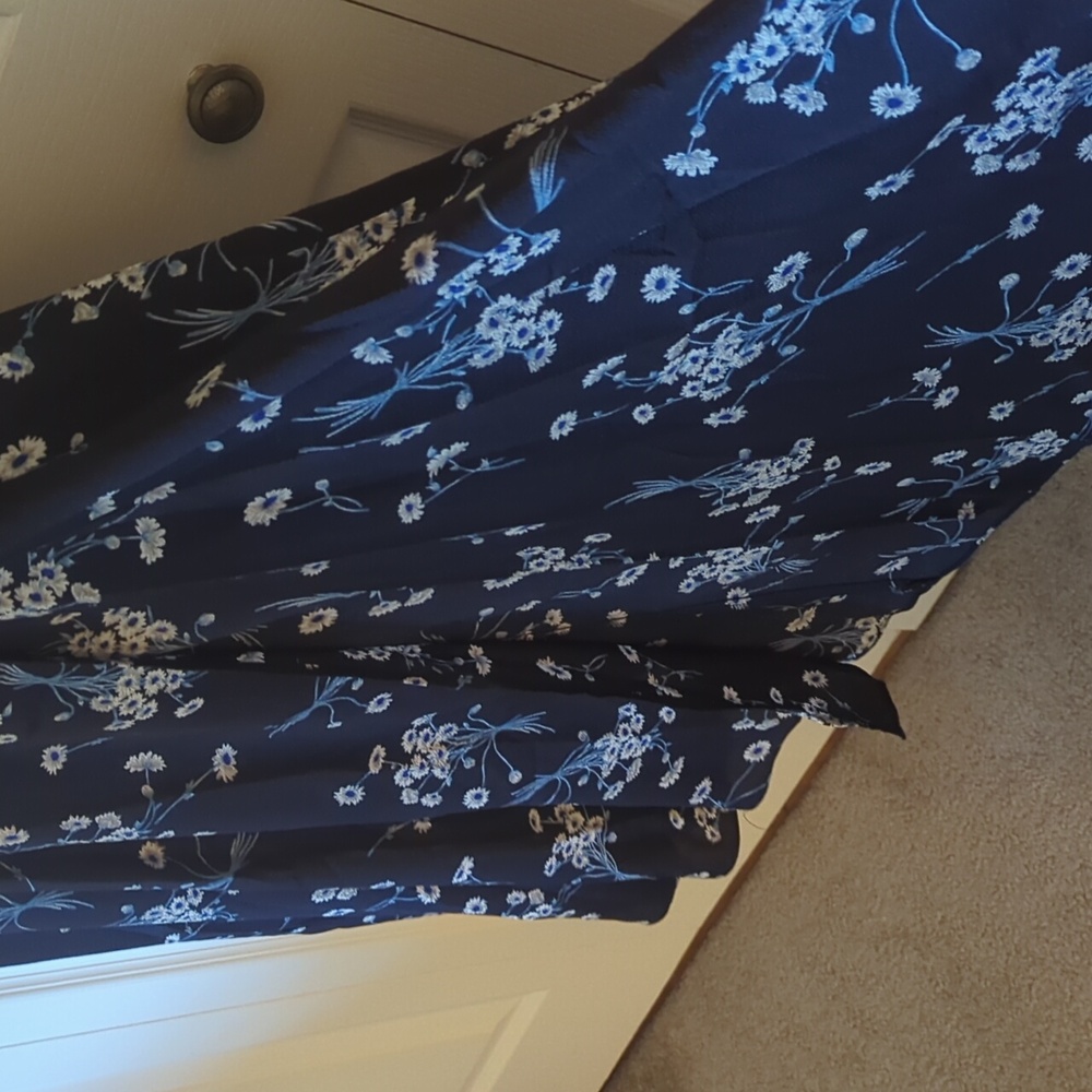 Navy Floral Spring And Summer 🌼 Dress - Picture 6 of 8